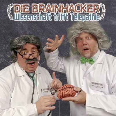 Die Brainhacker verbinden faszinierende Wissenschaft mit einer unterhaltsamen Bühnenpräsentation. Diese Show wird Ihre Vorstellungskraft herausfordern und gleichzeitig die erstaunliche Welt der Gehirnforschung und Telepathie erlebbar machen. Sie werden erstaunt sein, wie Wissenschaft und Magie in dieser Show verschmelzen. Treten Sie ein in eine Welt, in der Wissenschaft zur Magie wird! „Die Brainhacker“ präsentieren Ihnen eine atemberaubende Illusionsshow, bei der Gedankenübertragung scheinbar aus Science-Fiction-Filmen in die Realität überführt wird. eine beeindruckenden Mental-Magie-Show, präsentiert von den brillanten Wissenschaftlern Prof. Dr. Johann von Neuroschalk und Prof. Dr. Viktor Stammbrain. Der Schlüssel zu ihrem Durchbruch ist der Gehirnwellen-Verstärker, eine scheinbar futuristische Technologie, die Gedankenübertragung ermöglicht.